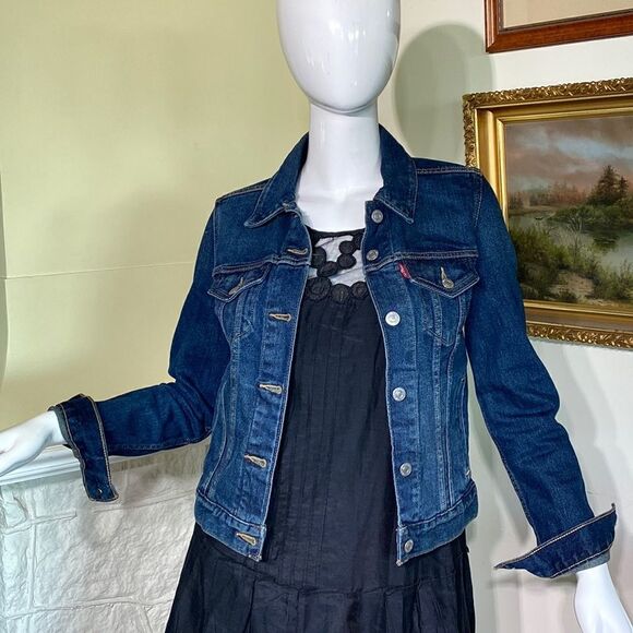Levi’s Denim Classic Jean Jacket - Picture 2 of 14